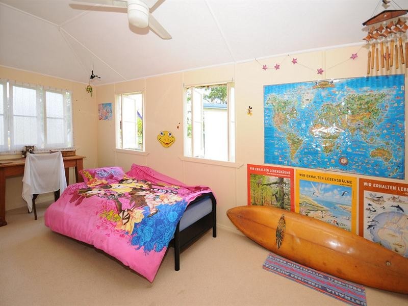 68 Moolyyir Street, Urangan QLD 4655