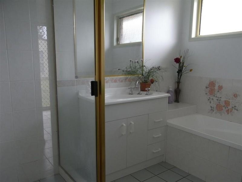 7 Merrilyn Court, Urangan QLD 4655