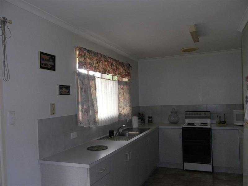 48A and 48B Honeysuckle Avenue, Kawungan QLD 4655