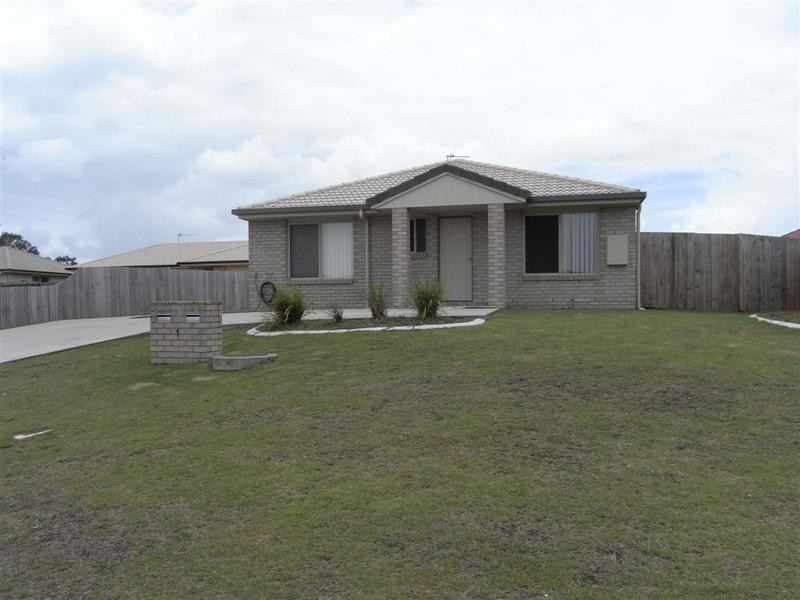 1 A and 1 B Malcolm Court, Point Vernon QLD 4655