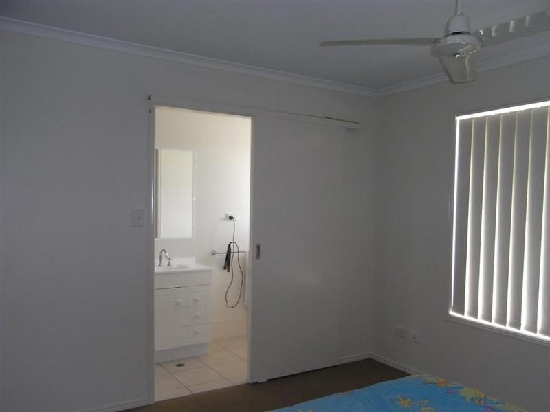 1 A and 1 B Malcolm Court, Point Vernon QLD 4655