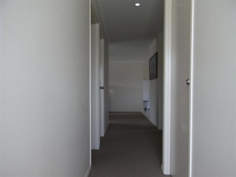 1 A and 1 B Malcolm Court, Point Vernon QLD 4655