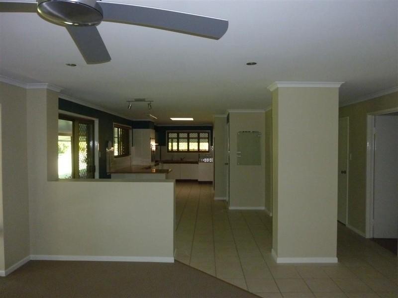 180 Boundary Road, Urangan QLD 4655
