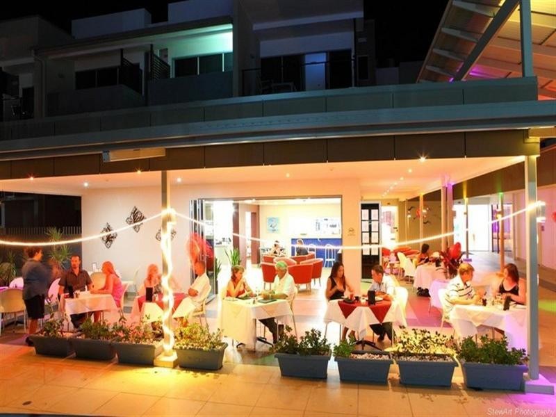 627 Charlton Esplanade, Urangan QLD 4655