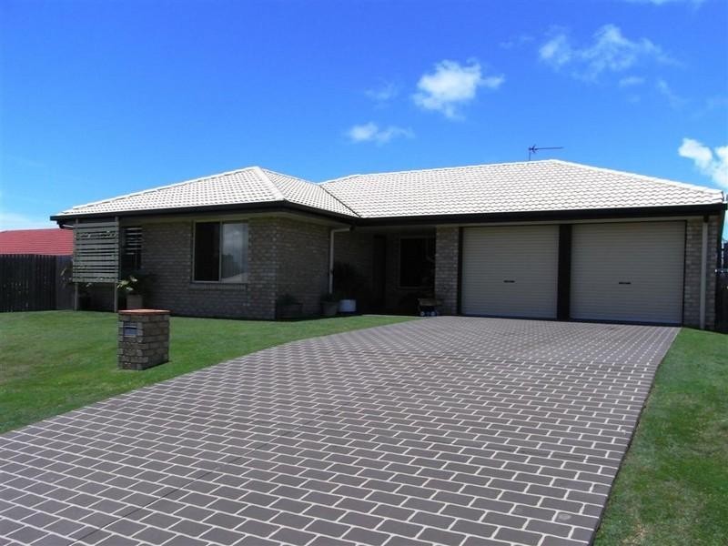 4 Blackall Court, Torquay QLD 4655