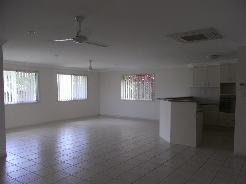 35 ST Joseph Drive, Urraween QLD 4655