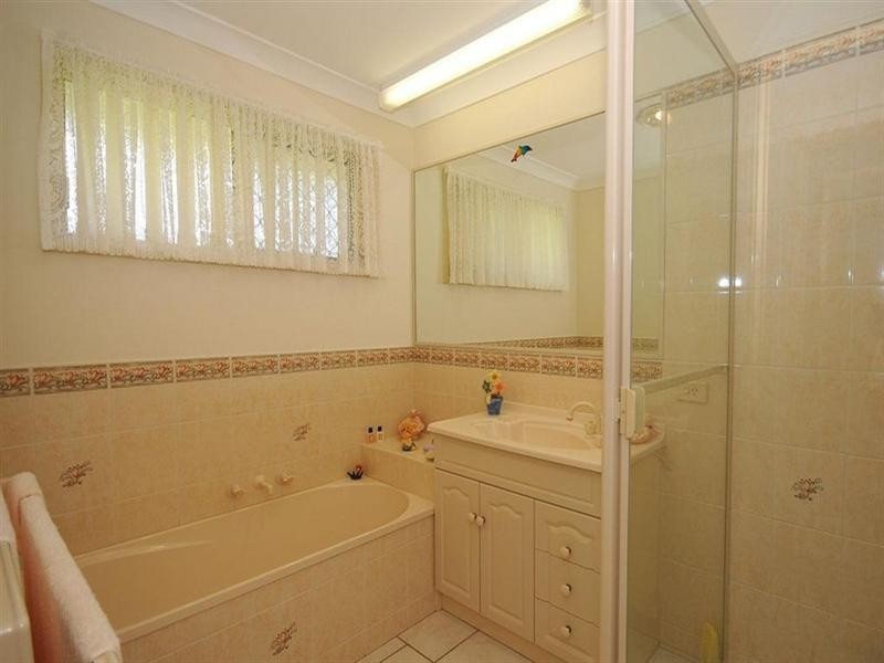 211 Lower Mountain Road, Dundowran QLD 4655