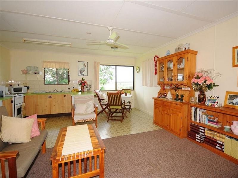 211 Lower Mountain Road, Dundowran QLD 4655