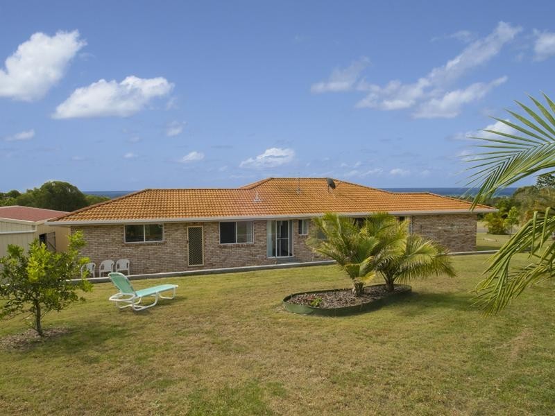 14 Mal Campbell Drive, Craignish QLD 4655