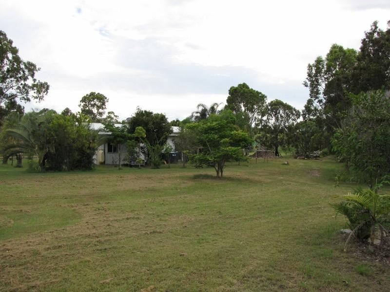 40 Vista Street, Urangan QLD 4655