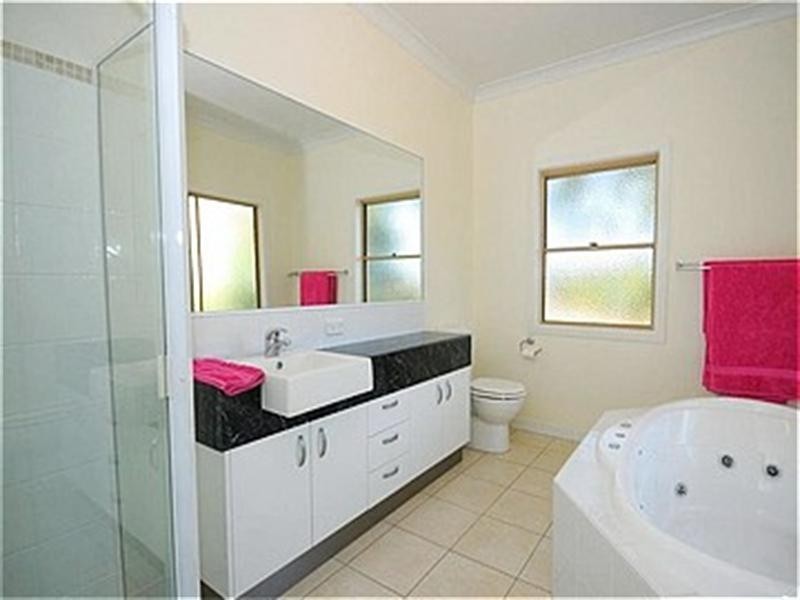 17 Scenic Drive, Dundowran Beach QLD 4655