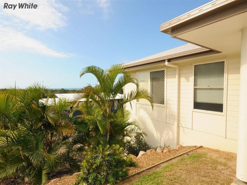 21 EDGEWATER, Craignish QLD 4655