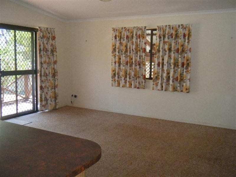 9 Top Street, Torquay QLD 4655