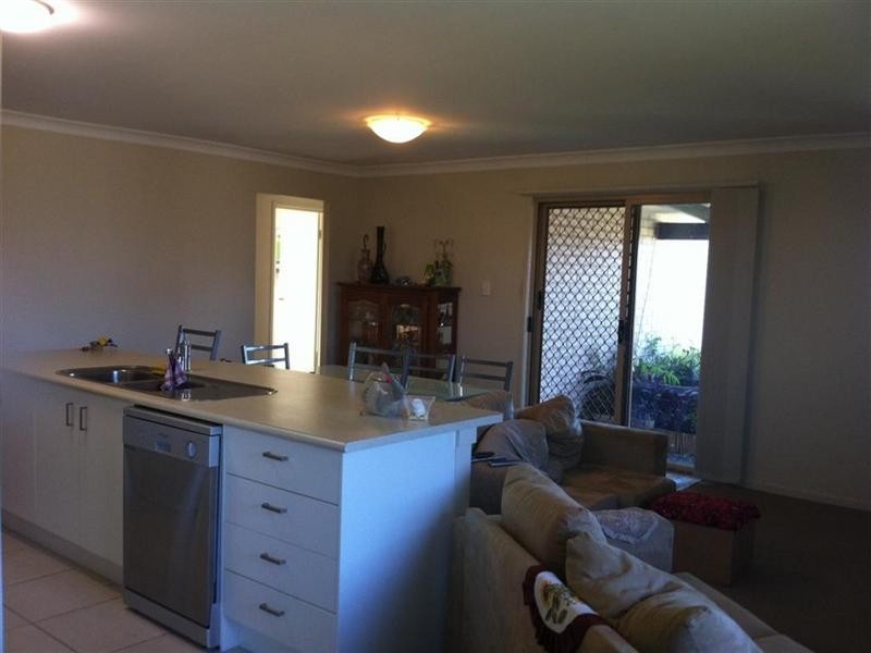 7 Teresa Street, Nikenbah QLD 4655