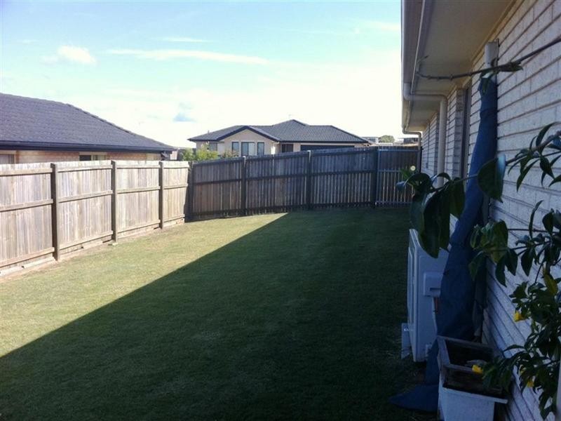 7 Teresa Street, Nikenbah QLD 4655