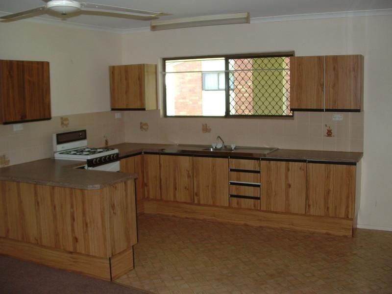 12 Vanda Street, Urangan QLD 4655