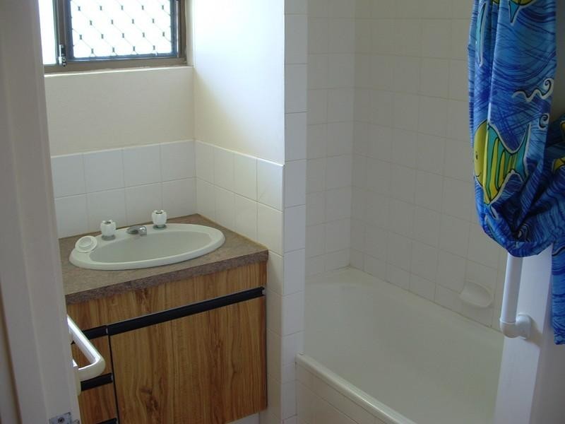 12 Vanda Street, Urangan QLD 4655