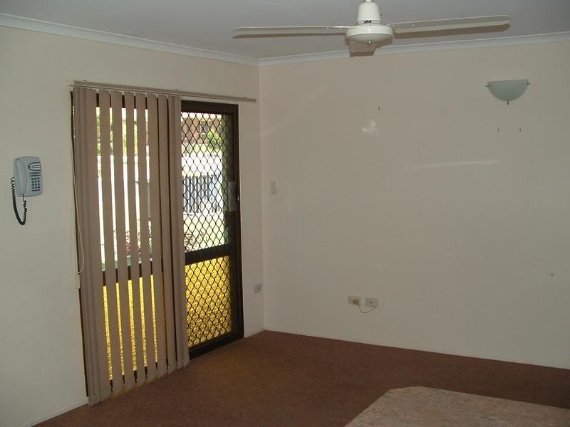 12 Vanda Street, Urangan QLD 4655