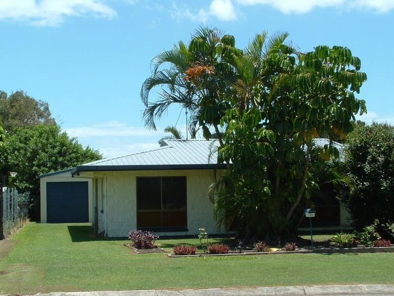 12 Vanda Street, Urangan QLD 4655