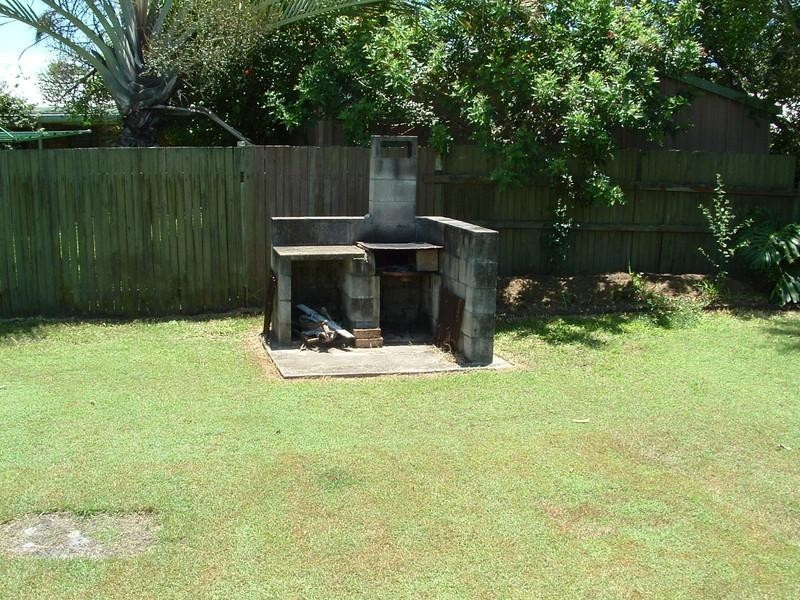 12 Vanda Street, Urangan QLD 4655