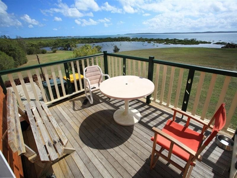 2 Beck Road, Urangan QLD 4655