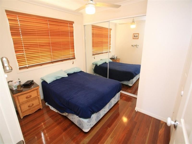 2 Beck Road, Urangan QLD 4655