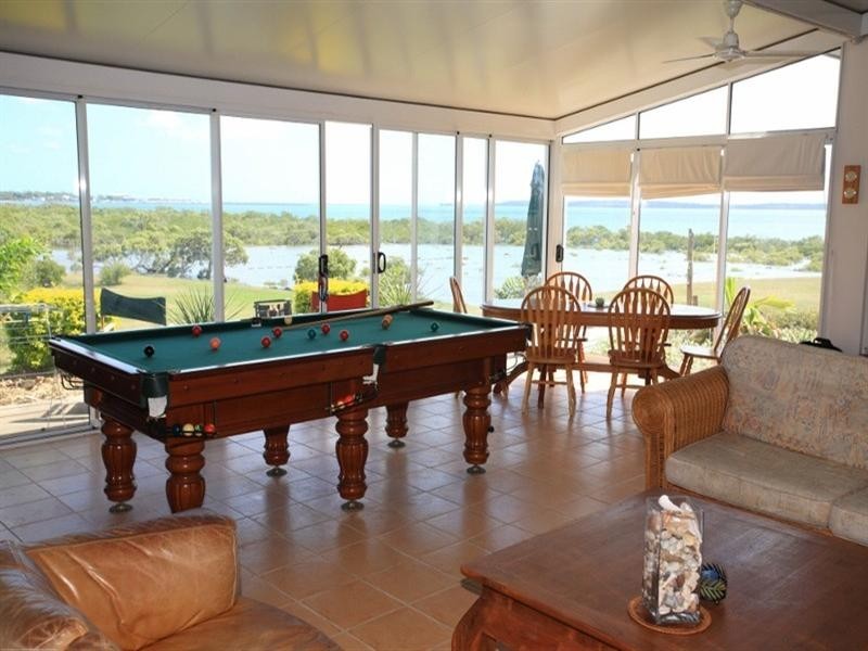 2 Beck Road, Urangan QLD 4655