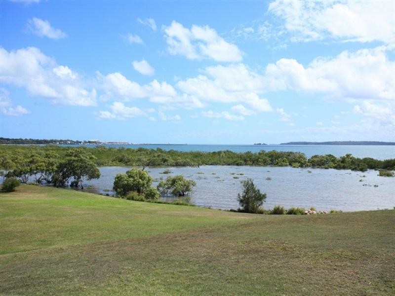 2 Beck Road, Urangan QLD 4655