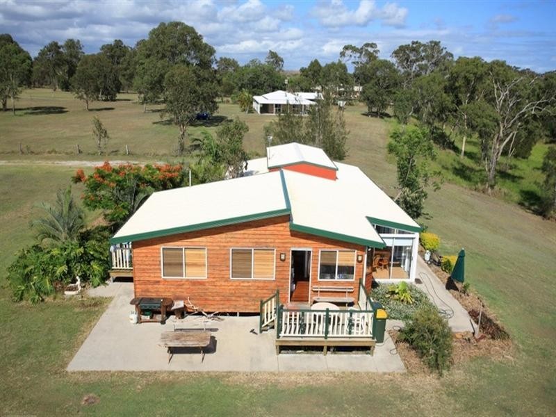 2 Beck Road, Urangan QLD 4655