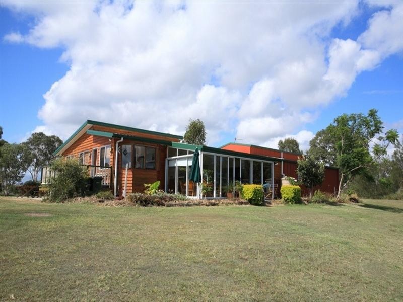 2 Beck Road, Urangan QLD 4655