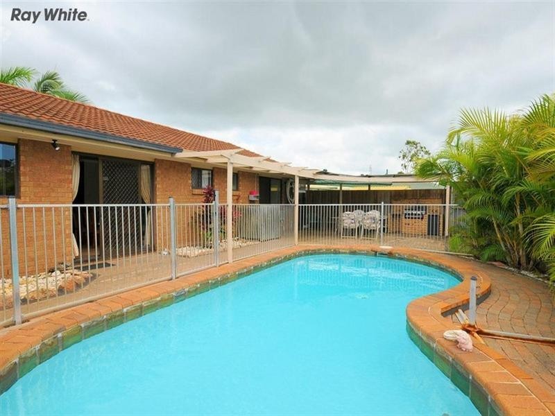 8 Melong Street, Scarness QLD 4655