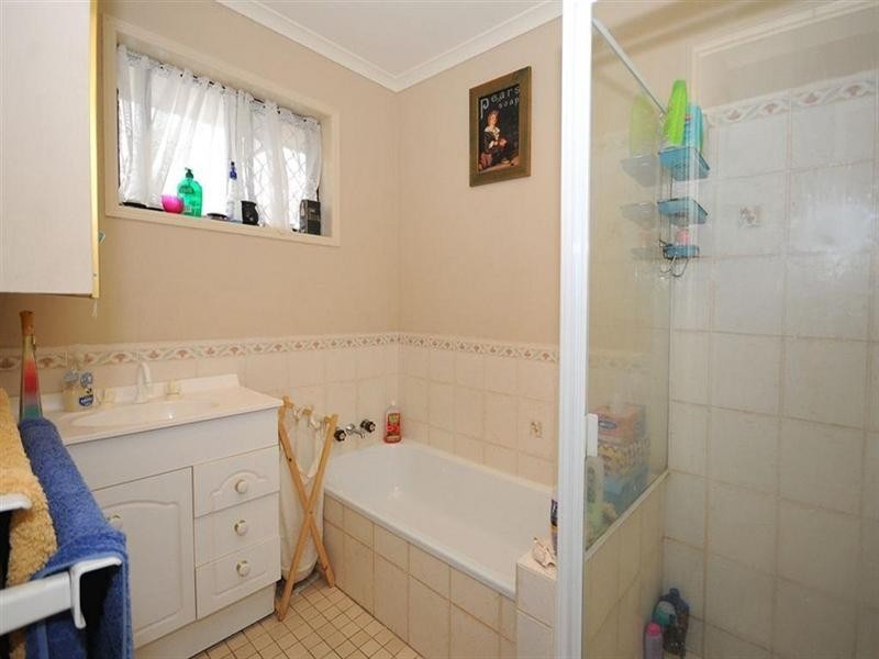 8 Melong Street, Scarness QLD 4655