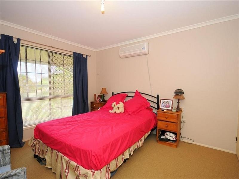 8 Melong Street, Scarness QLD 4655