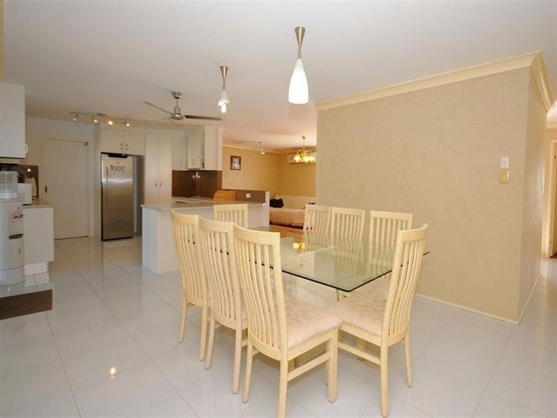 16 Mackay Drive, Kawungan QLD 4655