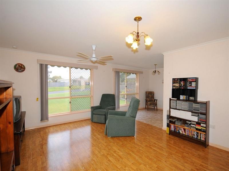 8 Rankin Street, Point Vernon QLD 4655