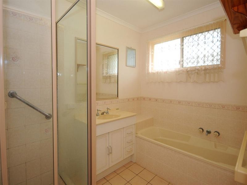 8 Rankin Street, Point Vernon QLD 4655