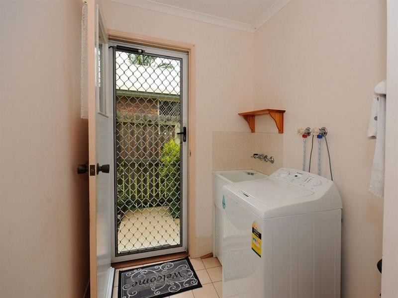 8 Rankin Street, Point Vernon QLD 4655