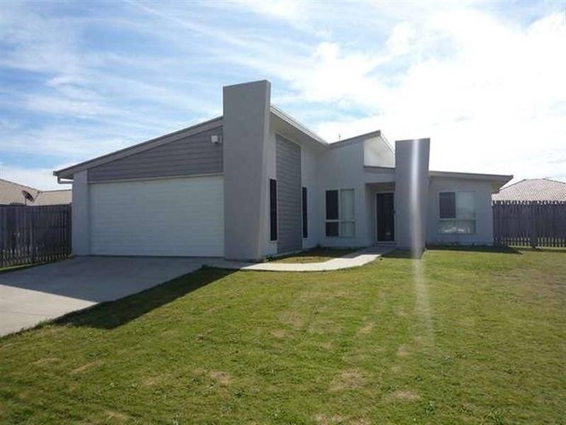 3 BUSHLARK Avenue, Eli Waters QLD 4655