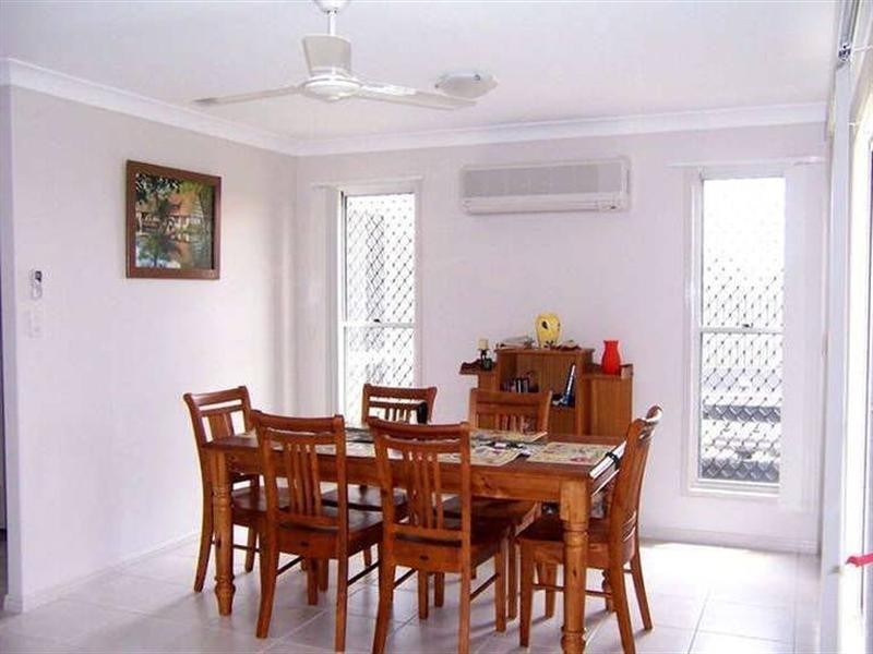 3 BUSHLARK Avenue, Eli Waters QLD 4655