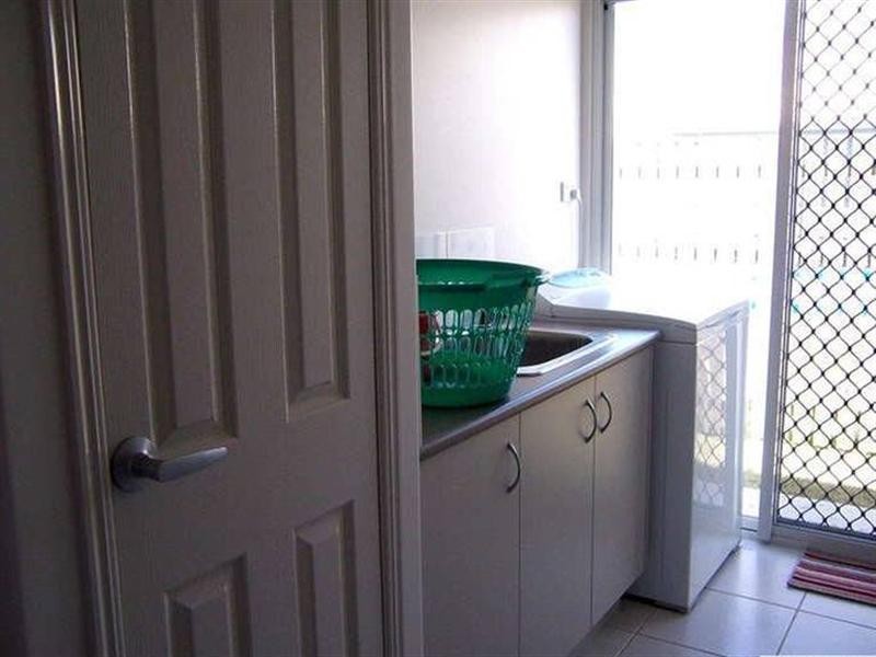 3 BUSHLARK Avenue, Eli Waters QLD 4655