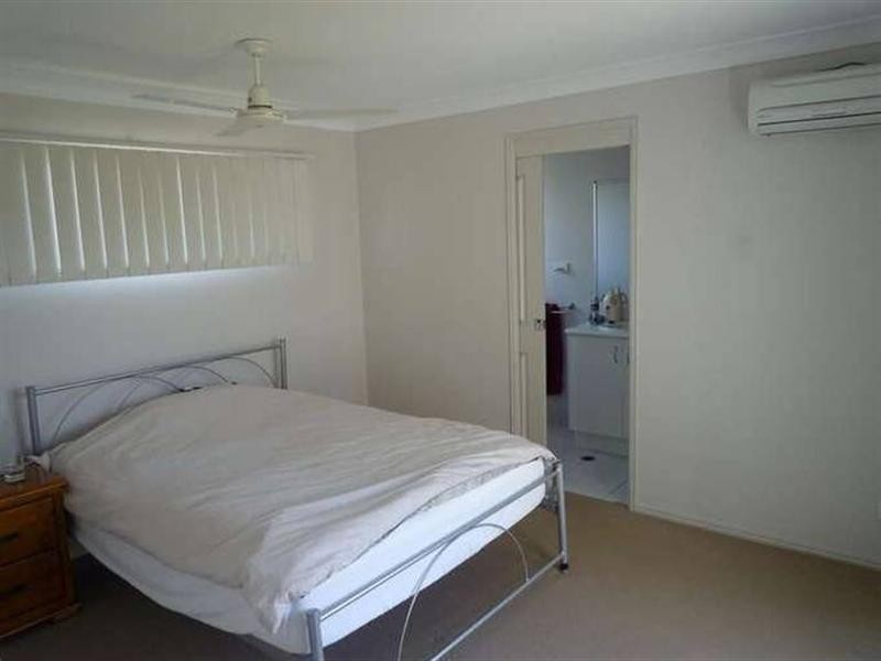 3 BUSHLARK Avenue, Eli Waters QLD 4655