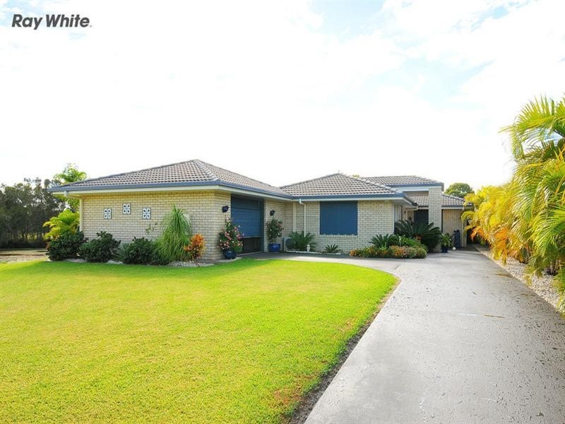 8 Adam Court, Urangan QLD 4655
