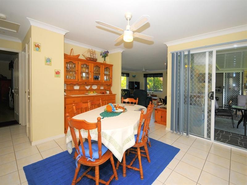 8 Adam Court, Urangan QLD 4655