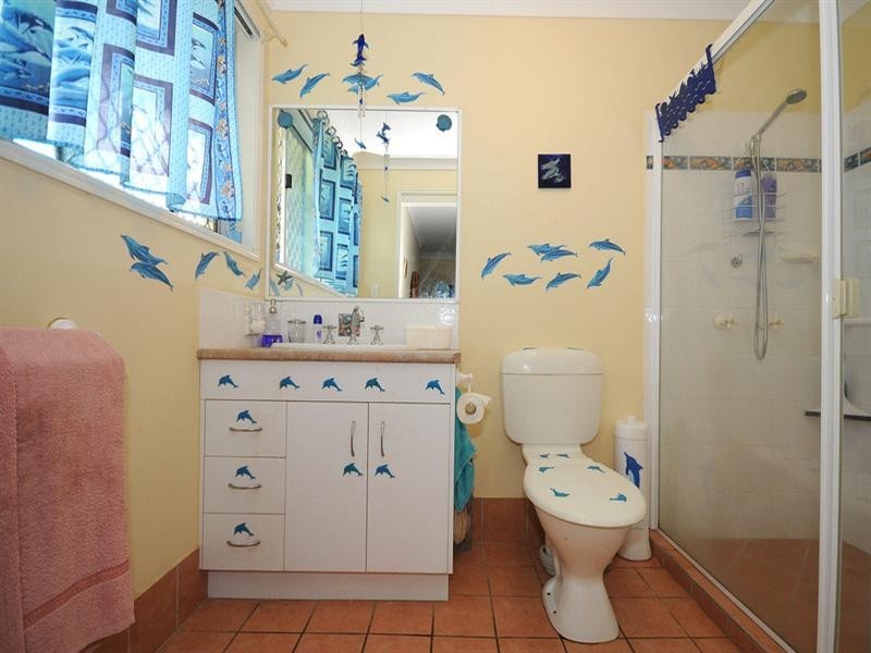 8 Adam Court, Urangan QLD 4655