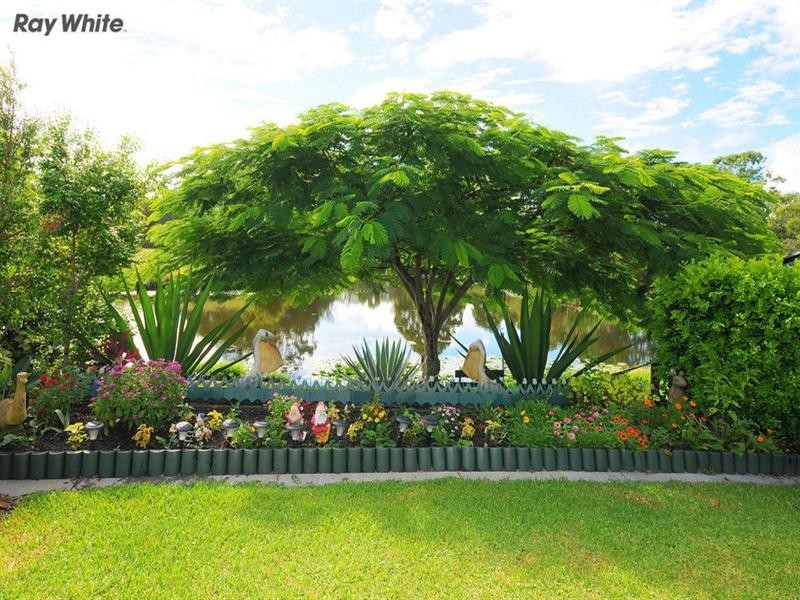 8 Adam Court, Urangan QLD 4655