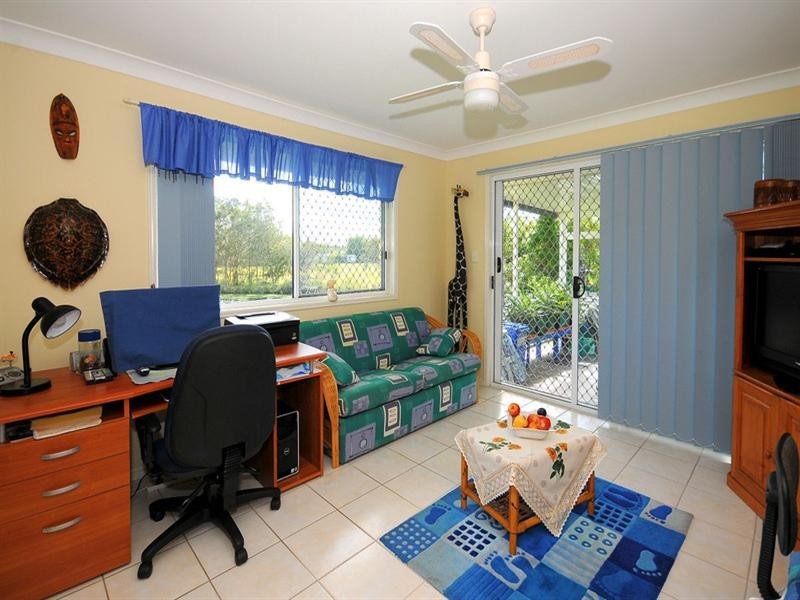 8 Adam Court, Urangan QLD 4655