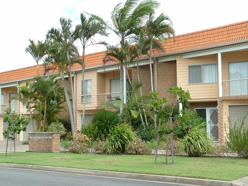 4/448 Charlton Esplanade, Torquay QLD 4655