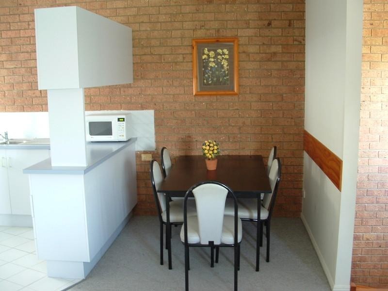 4/448 Charlton Esplanade, Torquay QLD 4655