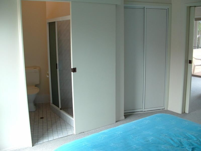 4/448 Charlton Esplanade, Torquay QLD 4655