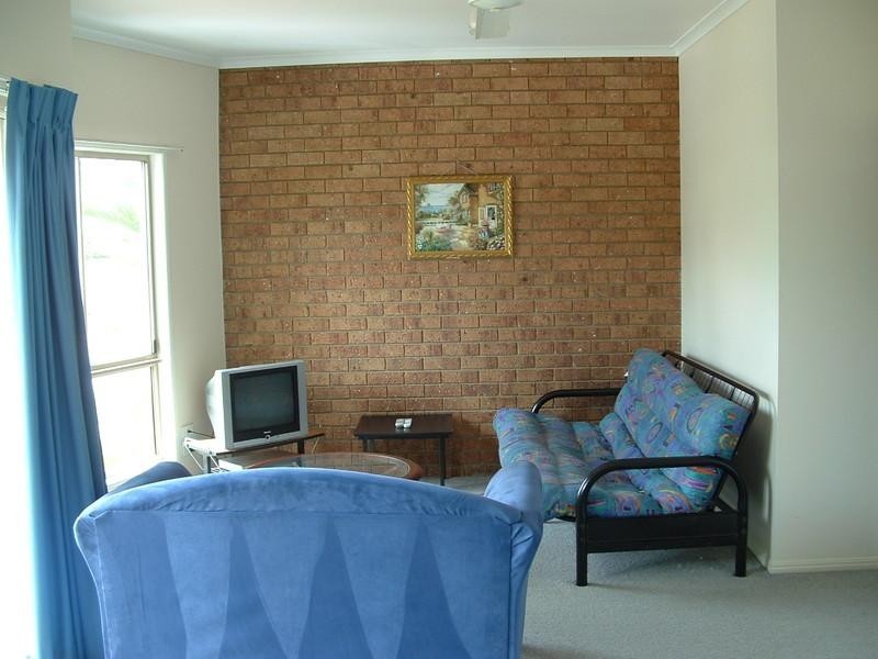 4/448 Charlton Esplanade, Torquay QLD 4655